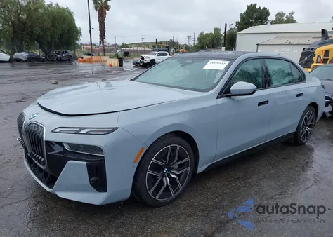 2023 BMW 740 I z USA, uszkodzony, nr VIN WBA23EH05PCM73559